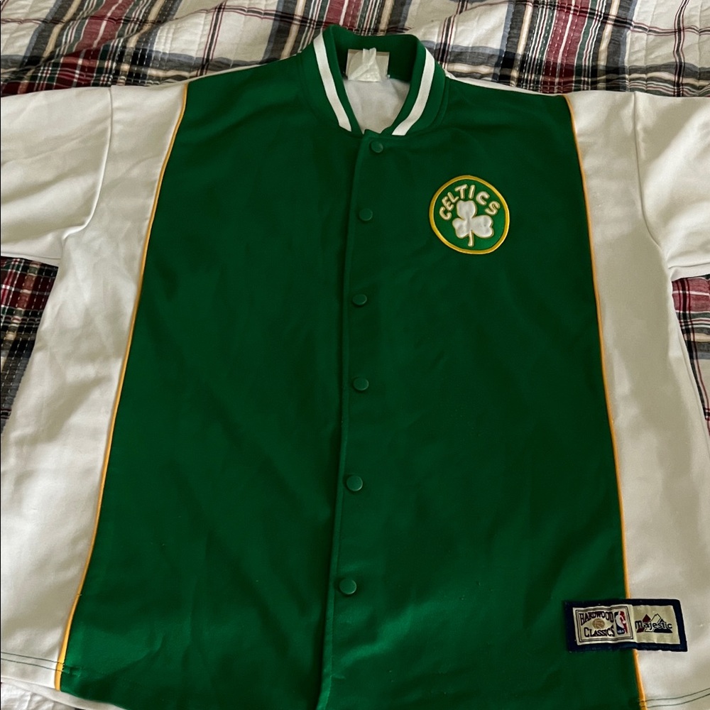 Green and White Celtics Hardwood Classic warm up Jacket. L/XL.